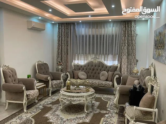 غرفة ضيوف وسفرة ولا أروع .
