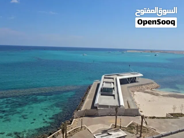شقة مصيفية العوام مرسي مطروح صف اول علي البحرمكيف بالكامل انترنت مجانا