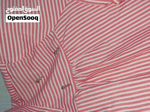 سورية وردية مقاس 44/46 للبيع بسعر 60 دل يوجد توصيل