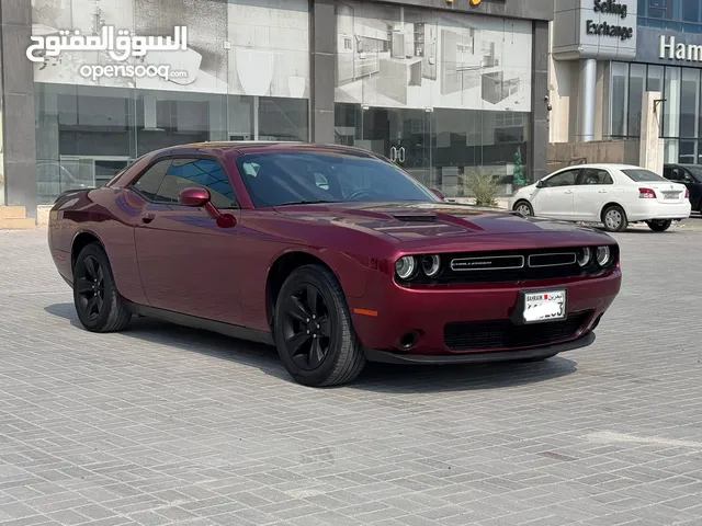 Dodge Challenger SXT 2017 (Maroon)