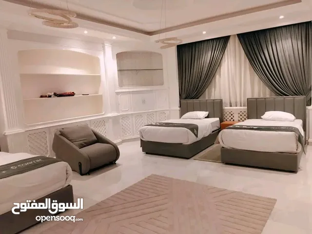 شقة فندقية فاخرة بالمدينة المنورة بمساحة 650 م للإيجار اليومي بخدمات مميزه