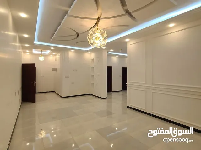 شقة عملاقة VIP فاخرة للايجار في صنعاء بيت بوس جور شارع الخمسين في مساحة 350متر  مع موقف سيارات ومصعد