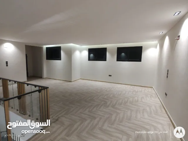 350 m2 5 Bedrooms Villa for Rent in Tabuk Al Masif