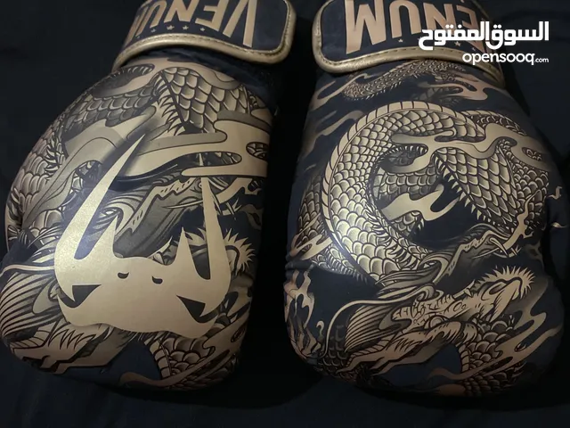جوانتي كيك بوكس venum بحاله ممتازه 12oz