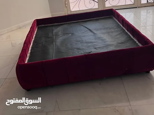سرير مفصل نفر ونص للبيع نظيف جداً