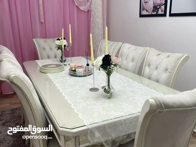 طاوله سفره 8 مقاعد مع خزانه وارفف خشب اصلي