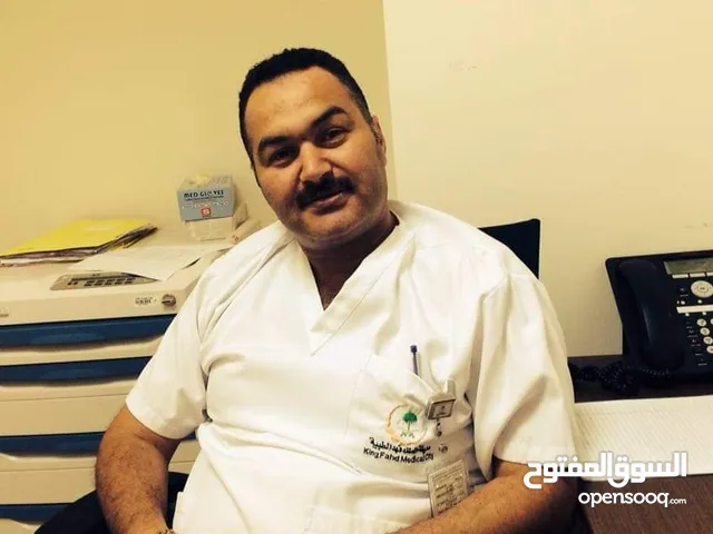 ممرض قانوني خبرة طويلة مع مرضى القلب على استعداد لاعطاء الأدوية الوريدية وتركيب القسطرات البولية