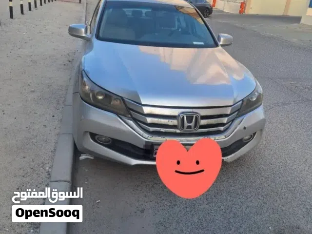 2016 هوندا اكورد Standard