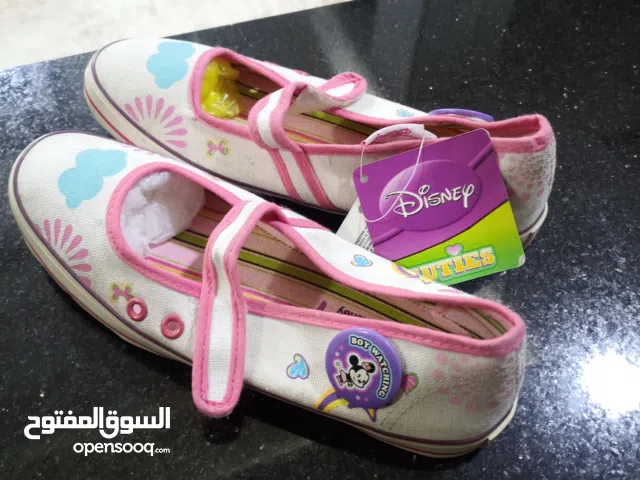 شوز بناتي ماركة للبيع