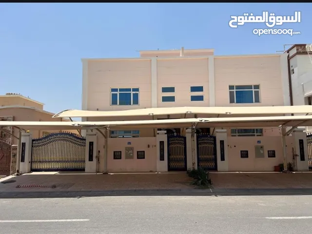 فيلا طابقين ف الخوض السادسة خلف جامع الجلندى قريب من كاتب العدل للبيـــــــــــــع