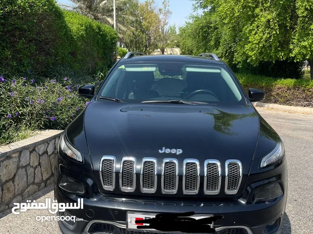 2015 Jeep Cherokee Limited 4X4 Engine 3.2 lt with fully loaded option , single owner, No accident