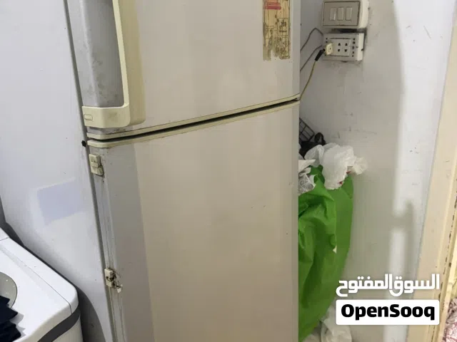 ثلاجة  براد للبيع بسعر مغري