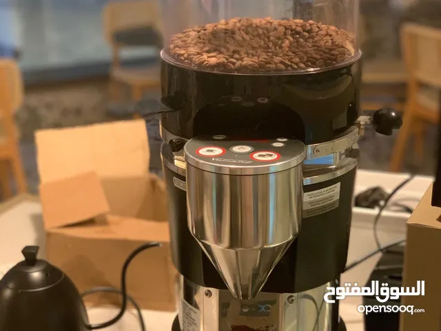 طحانة لامرزوكوا في حالة ممتازة Coffee grinder in excellent condition La Marzocco