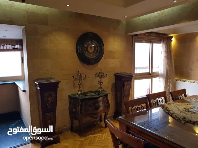 500 m2 3 Bedrooms Apartments for Sale in Cairo Maadi