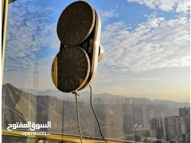 روبوت تنظيف الزجاج