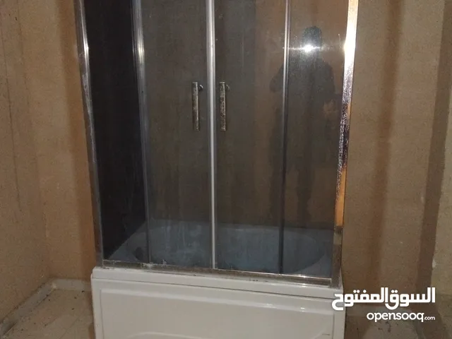 بانيو أمريكي باقاعدة