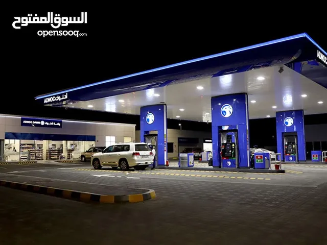 محطة بترول قيد الانشاء