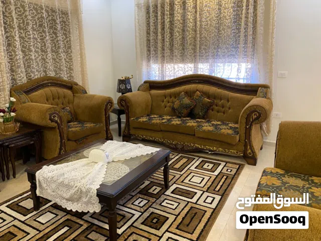 طقم كنب بحالة الجديد بسعر مغري 99.99 دينار فقط لا غير
