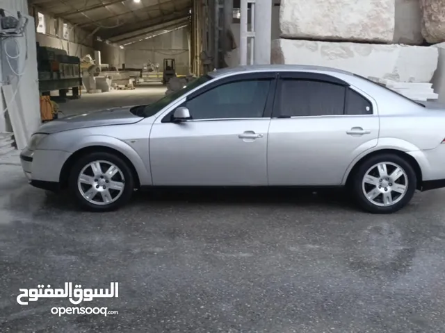 فورد مودنيو 2006