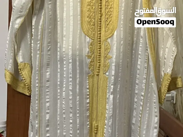 عبايه مغربيه بسرواله خياطه يد كامله سعر350ديناررقم الهاتف