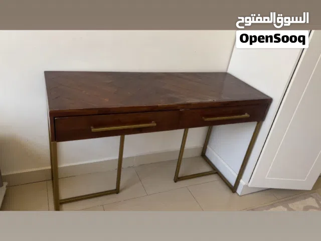 طاولة خشب 120x45 تنفع للسوني او كتسريحه او حق شاشه