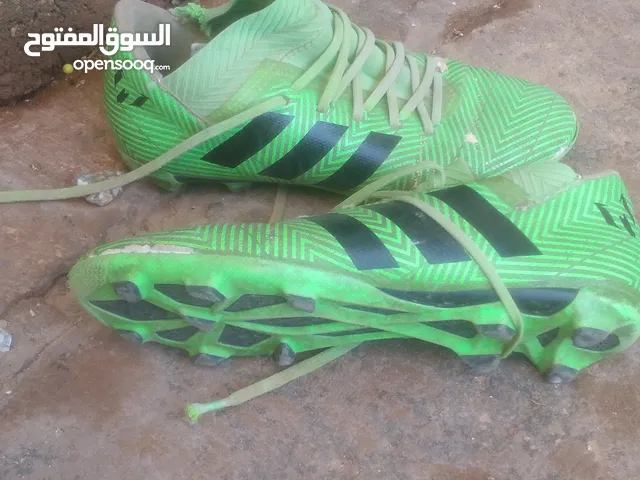 Boys Athletic Shoes in Tocra