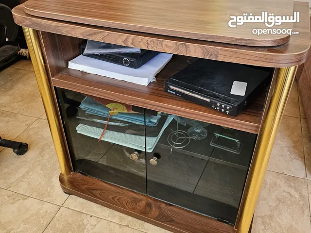 طاولة تلفزيون