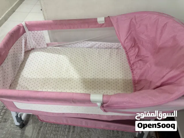 سرير رضع .....
