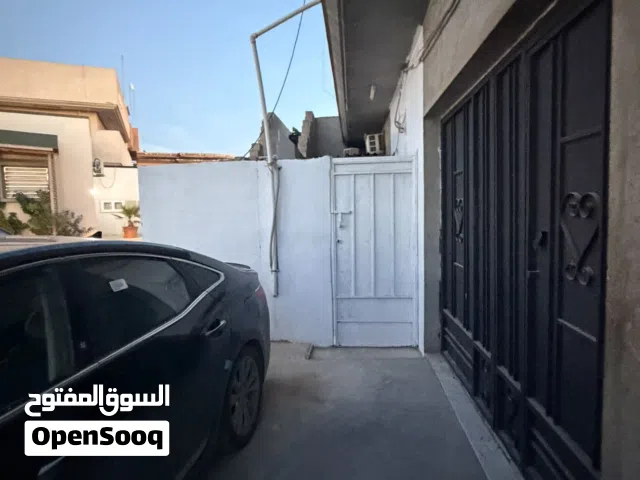شقه في دائري نباك بالقرب من مستشفى السلام