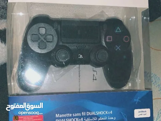 السلام عليكم متوفر يدين تحكم بلستيشن 4 بظاعه جديده تحكم رائع جوده في الاداه ياتي معها شحنها