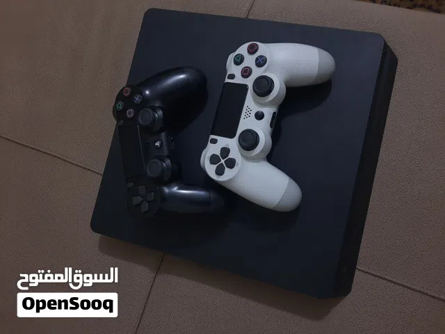 PS4 Slim 500GB مستورد من النرويج بحالة  ممتازة + ذراعين أصليتان