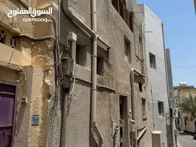 للبيع منزل قديم في المحرق
