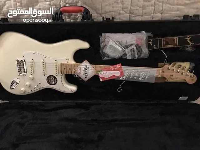 American Standard Stratocaster Maple Fingerboard, Olympic White جيتار فندر اصلي