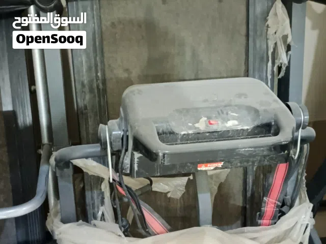 يوجد 3 أجهزة سير رياضية للبيع في الرياض