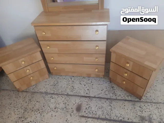 كومدينه عدد 2 وتوليت خشب الاتيه وزان بحالة جديد