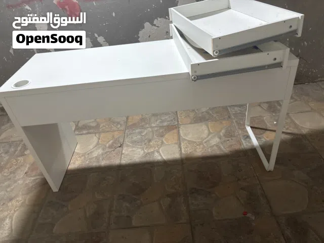 طاولة تسريحة