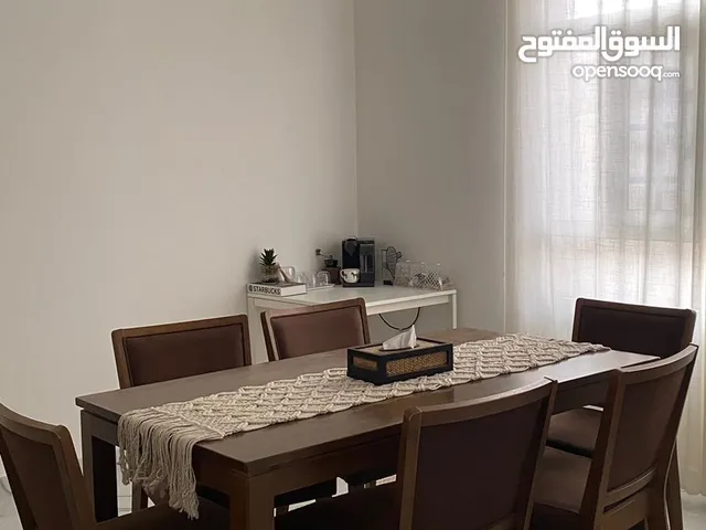 طاوله طعام قويه وممتازه ل6 اشخاص