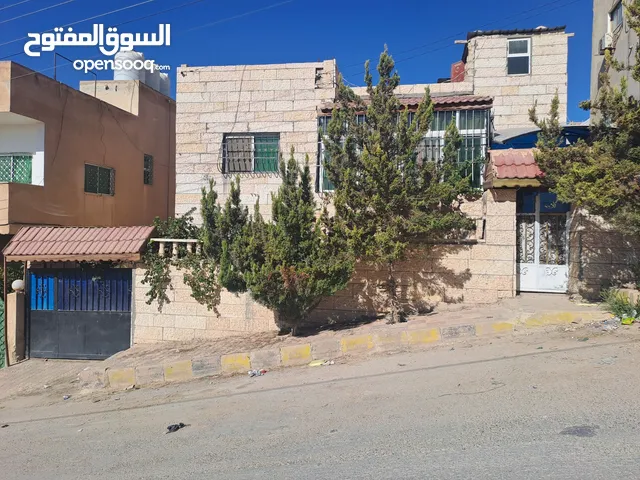 144 m2 4 Bedrooms Townhouse for Sale in Zarqa Hay Ja'far Al-Tayyar