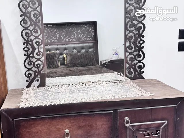 غرفة نوم للبيع بسعر مناسب