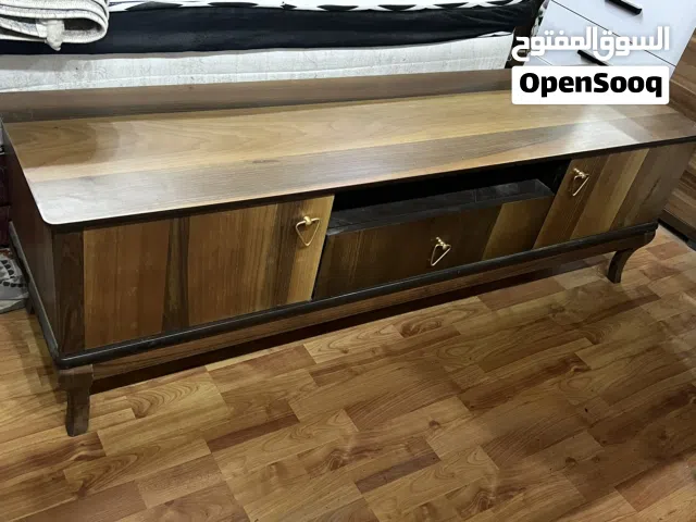 ميز تلفاز جديد غير مستعمل