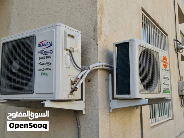 مكيفين الله يبارك السعر حرق و ممكن التفاوض و المكان بنغازي و مكيف يشتغل و مكيف خارب مكيف الاول 24