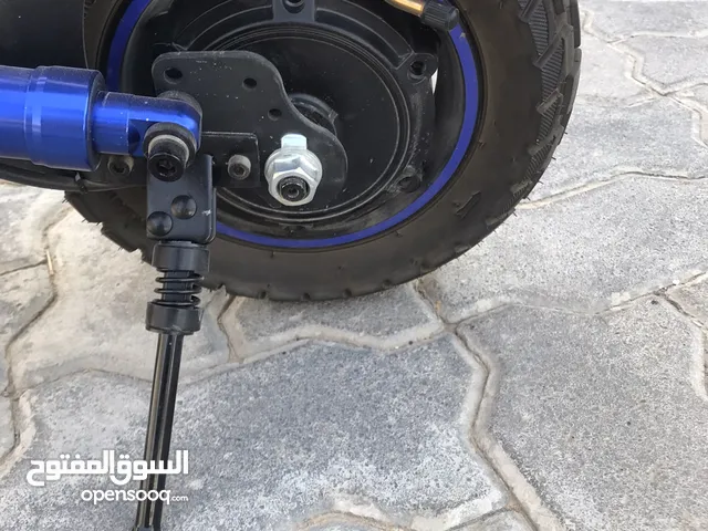للبيع سكوتر يديد وما فيه شي و4مفاتيح والاسكوتر يمشي فوق64
