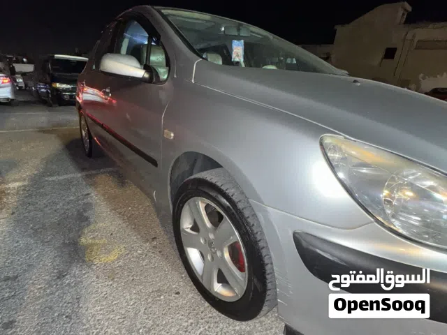 2005 بيجو 307 CC
