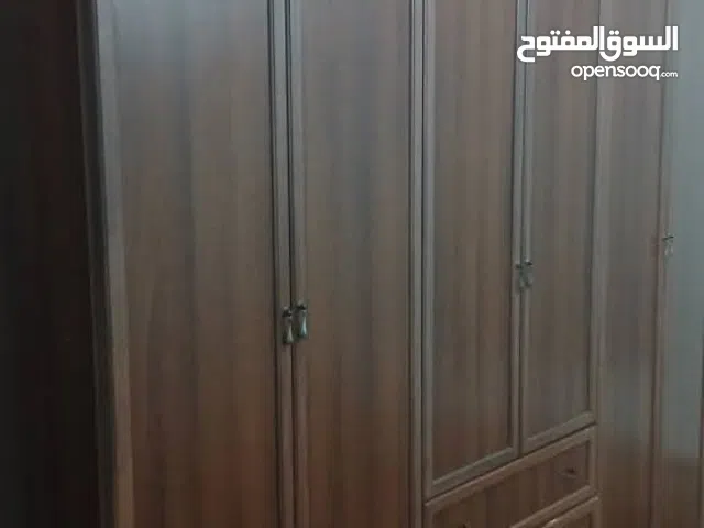 دولاب مهني إيطالي دارجه اولى في حالة ممتازة