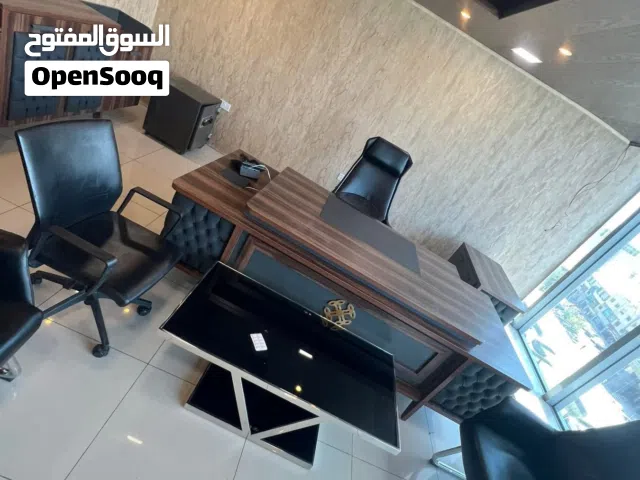 مكتب مدير تركي فاخر بحالة الجديد كامل