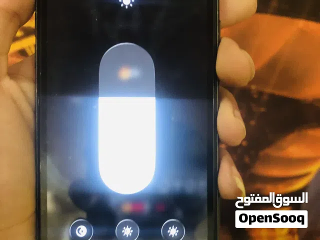 Apple iPhone 11 64 GB in Al Maya