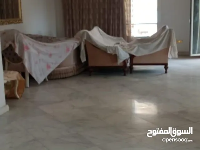 360 m2 3 Bedrooms Apartments for Sale in Cairo Maadi