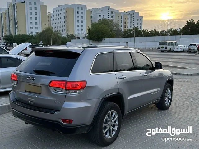 Lady driven GCC specs jeep grand Cherokee laredo 2016 (1st owner)