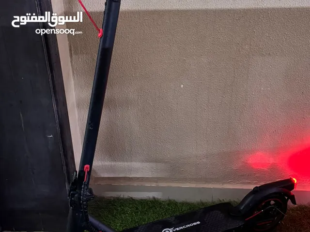 سكوتر كهربائي يمشي15 كيلو متر السرعة القصوى30 ما يشكي من شي قابل التفوض