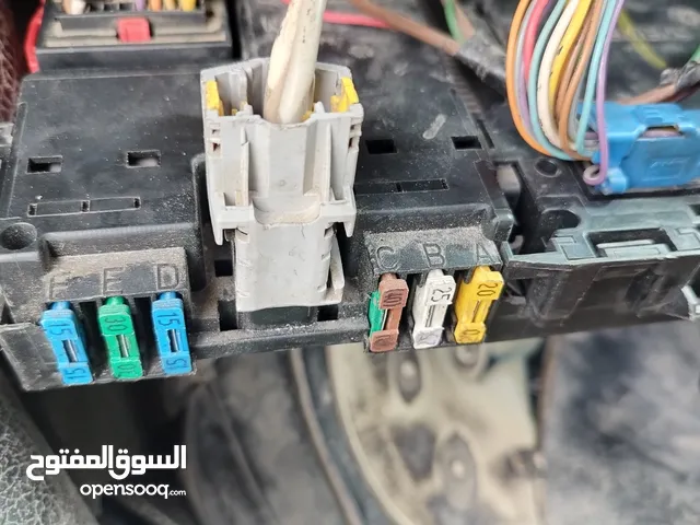 كهرباء السيارات والجرارات والاتصالات الحفر